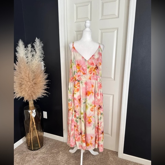Torrid Floral Midi V-Neck Dress
size 3 or 3XL - Picture 8 of 12